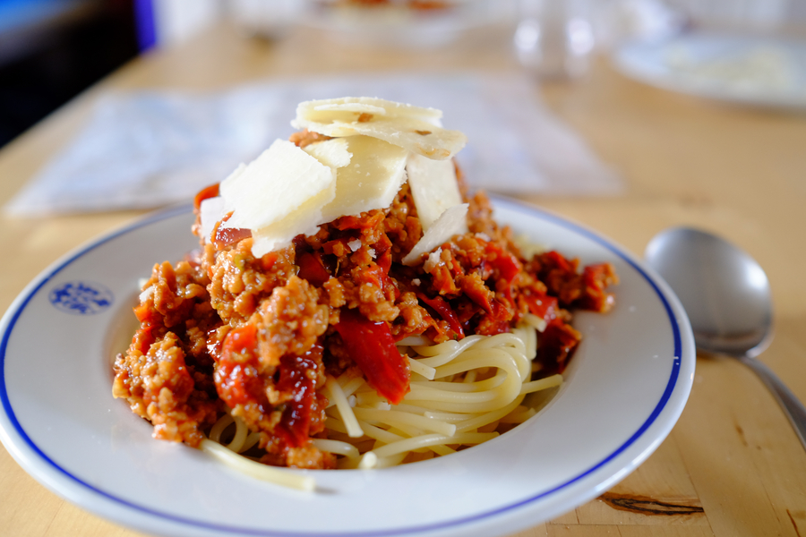 Spaghetti med sojafärssås och parmesan